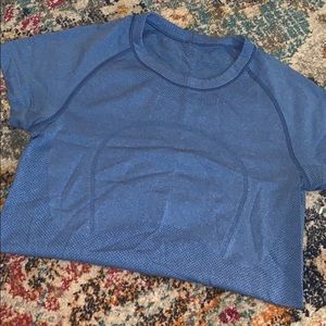 Lulu lemon swiftly tech T-shirt blue size 6